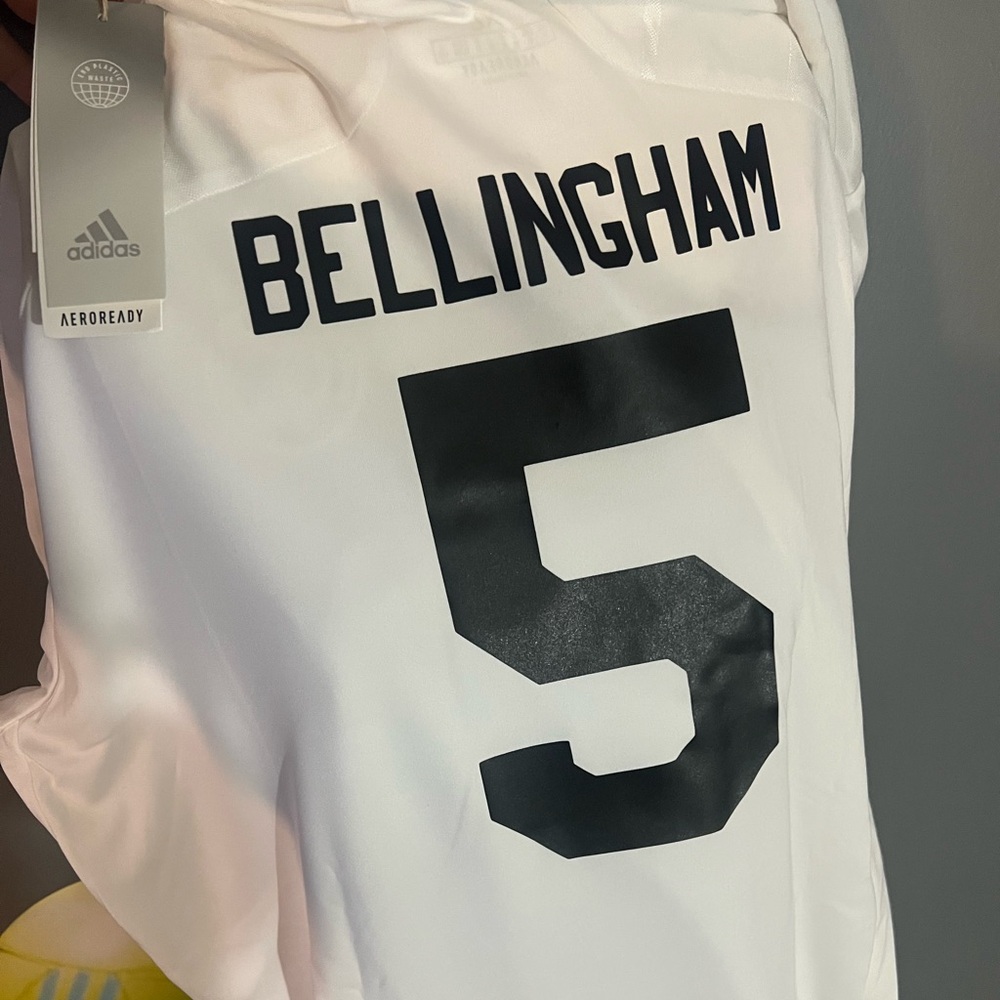XL Real Madrid Adidas  Bellingham Soccer Jersey - White and Black